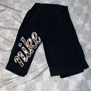 Size M Nike leggings